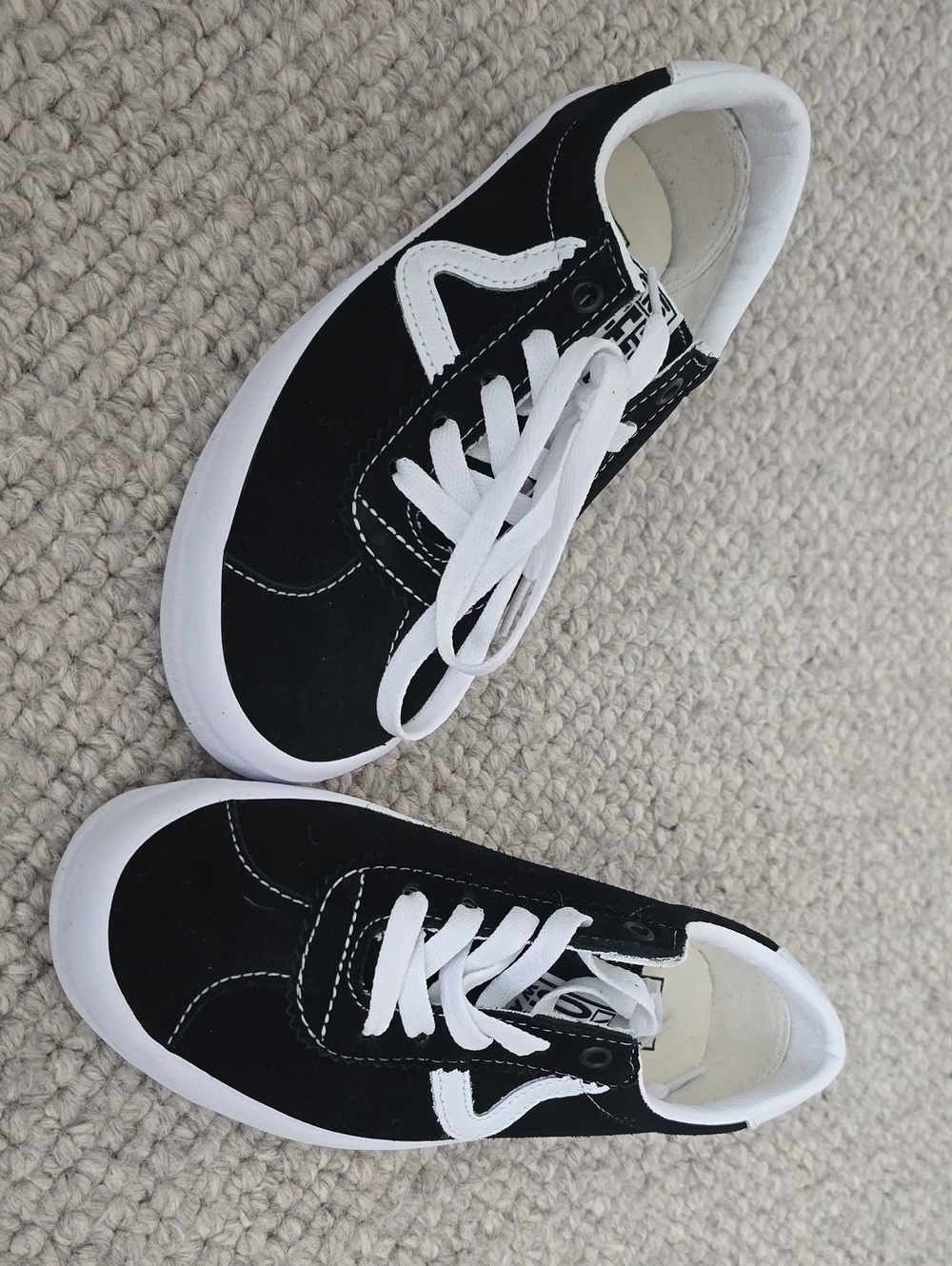 VANS "SPORT LOW" SNEAKER / UNISEX MEN: 5.5, WOMEN 7.0/ BRAND NEW NEVER WORN!